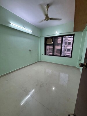 Hall in 2 BHK Apartment at Shree Chitrakut CHS, Dahisar East – for Rent