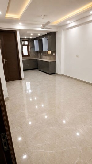 Room in 3 BHK Builder Floor at Mehrauli – for Sale