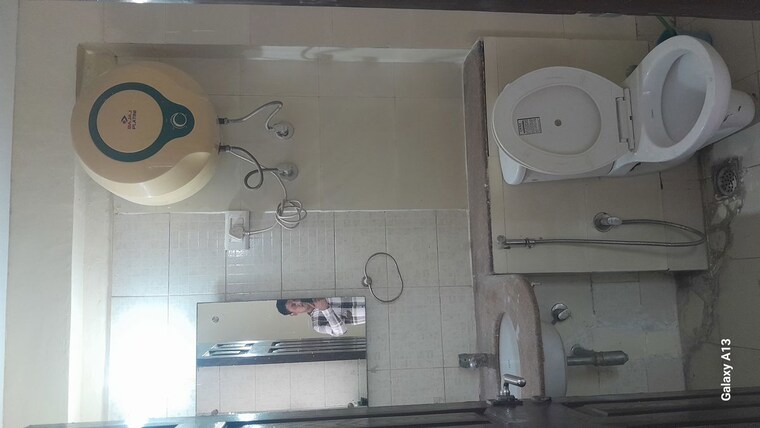 Bathroom, unitech-woodstock-floors 3 Bedroom 1480 Sq.Ft. Builder Floor In Sector 50 Gurgaon 10458872