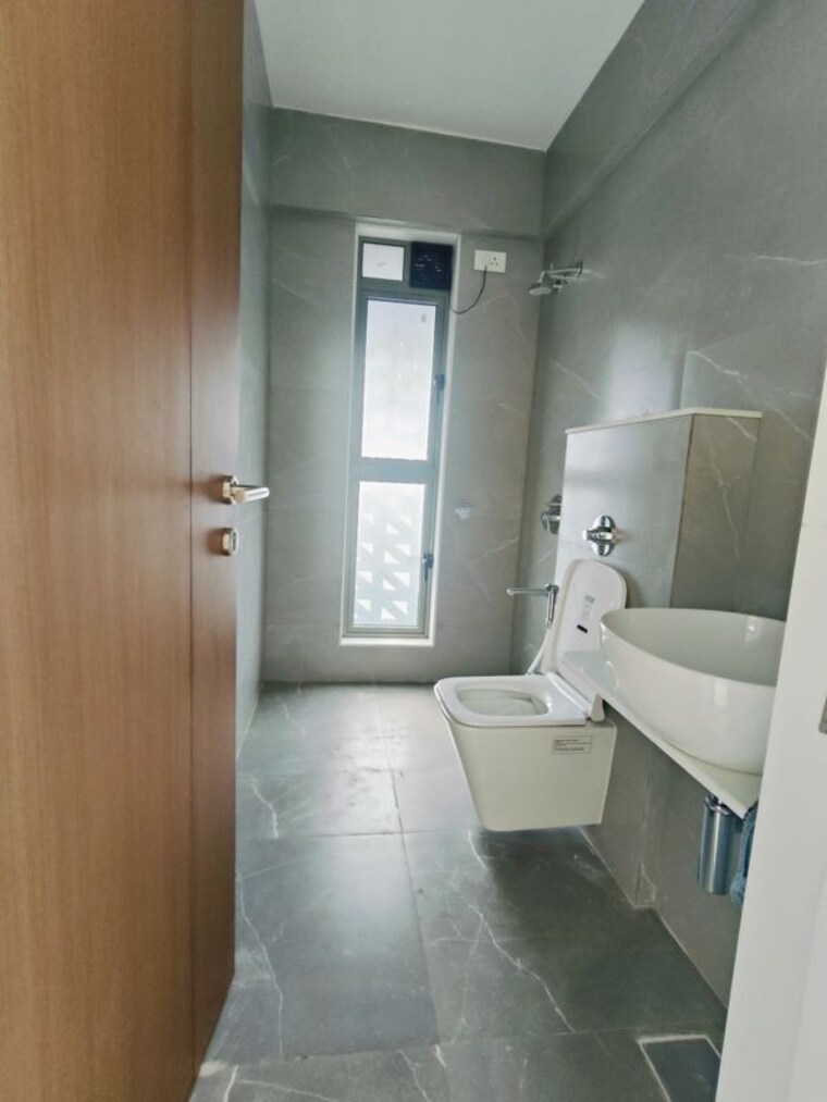 Bathroom, lalitambika-akshay 2 Bedroom 700 Sq.Ft. Apartment In Worli Mumbai 10458874