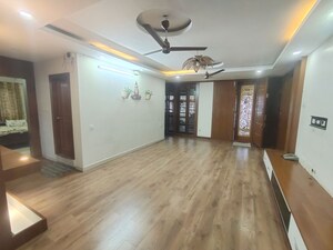 Room in 3 BHK Apartment at Hsr Layout – for Sale