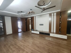 Room in 3 BHK Apartment at Hsr Layout – for Sale