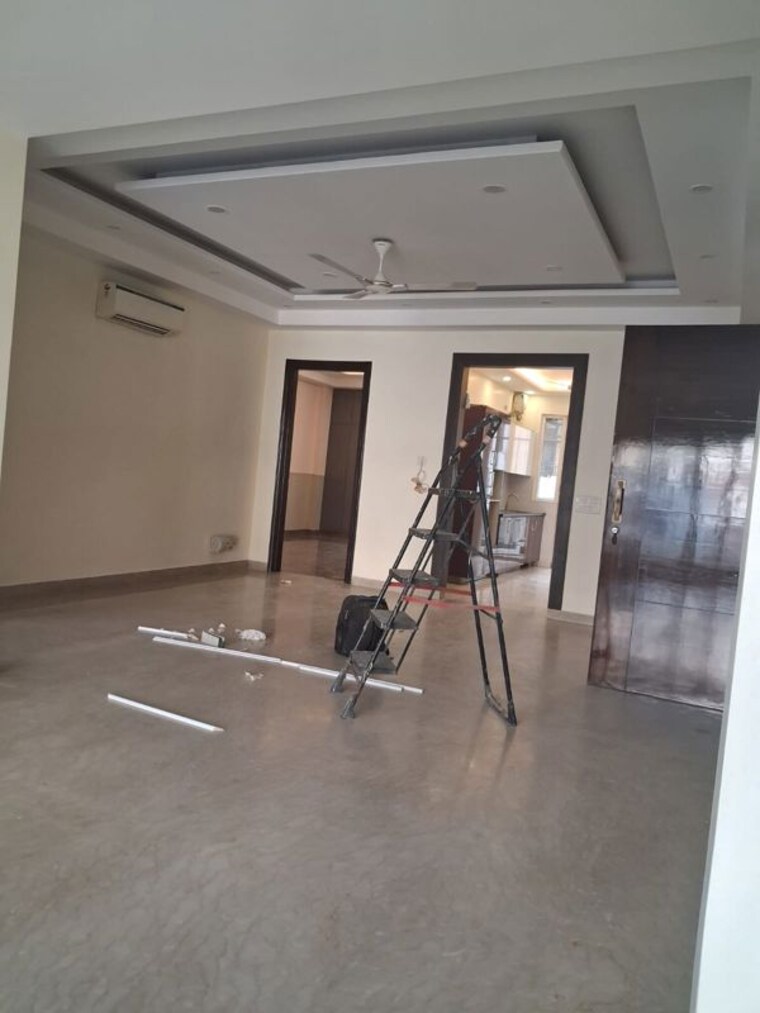 Gym, uppal-southend 3.5 Bedroom 1880 Sq.Ft. Builder Floor In Sector 49 Gurgaon 10458888