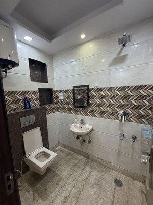 Attached Bathroom in 2 BHK Builder Floor at Paschim Vihar – for Rent