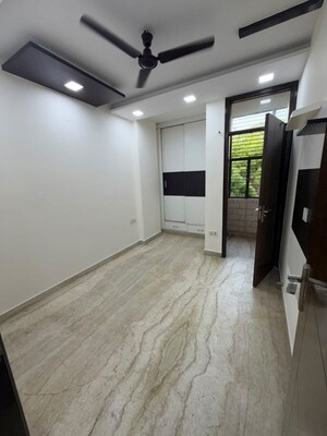 Room in 2 BHK Builder Floor at Paschim Vihar – for Rent