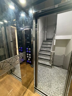 Lift in 2 BHK Builder Floor at Paschim Vihar – for Rent