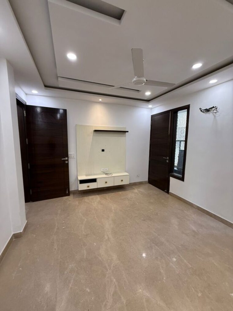 Master Bedroom, paschim vihar 3 Bedroom 200 Sq.Yd. Independent House In Paschim Vihar Delhi 10458896