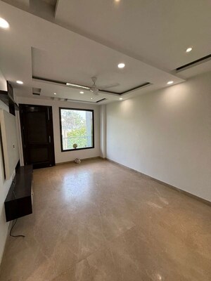 Room in 3 BHK Independent House at Paschim Vihar – for Rent