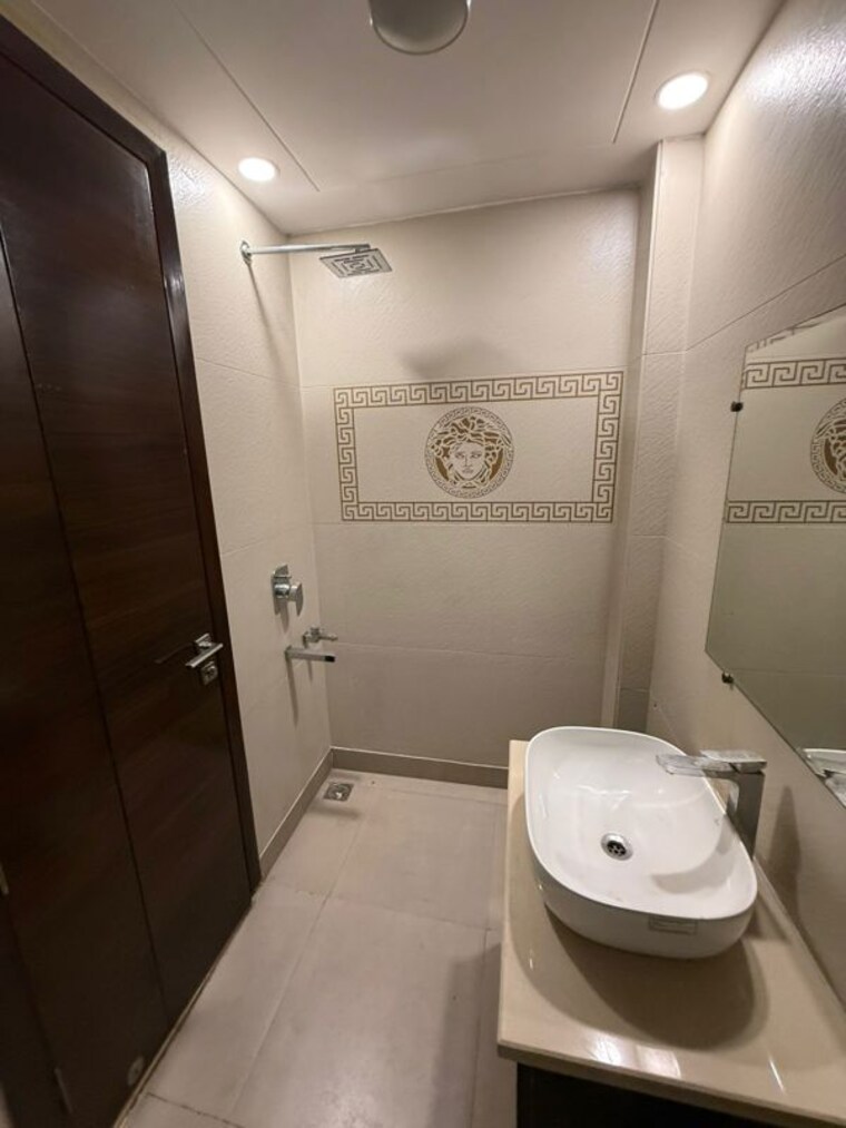 Attached Bathroom, paschim vihar 3 Bedroom 200 Sq.Yd. Independent House In Paschim Vihar Delhi 10458896
