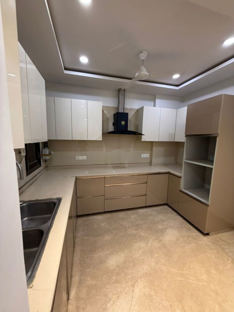 Kitchen, paschim vihar 3 Bedroom 200 Sq.Yd. Independent House In Paschim Vihar Delhi 10458896