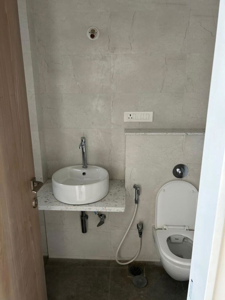 Bathroom, sugee-atharva 2 Bedroom 850 Sq.Ft. Apartment In Prabhadevi Mumbai 10458891