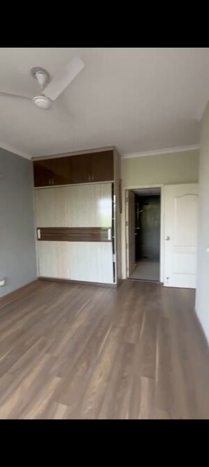 Room in 3 BHK Apartment at Signature Global City 81, Sector 81 – for Sale