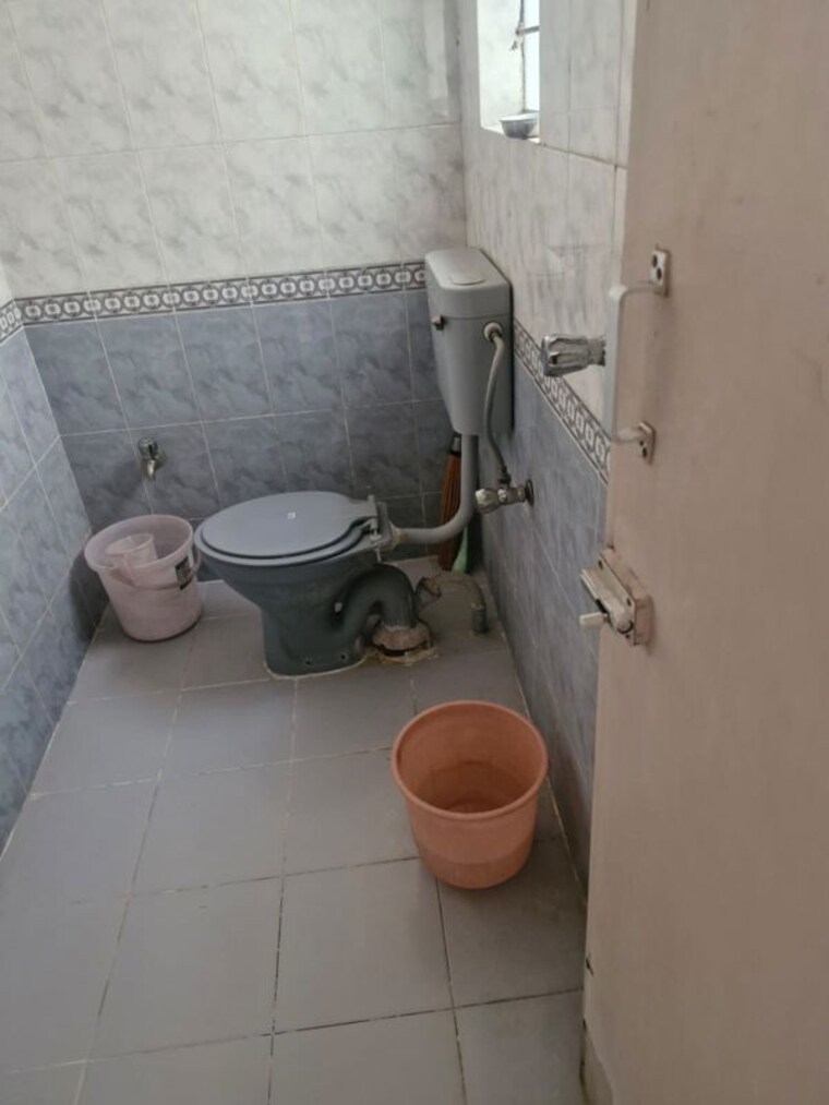 Bathroom, dayanand-garden 2 Bedroom 900 Sq.Ft. Apartment In Wanowrie Pune 10458921