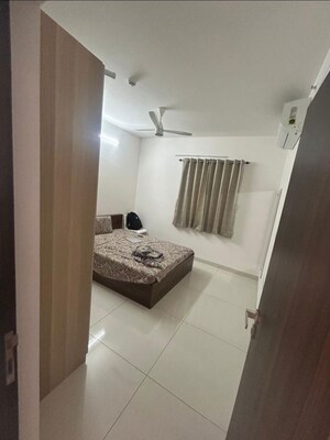 Room in 2.5 BHK Apartment at Aparna Sarovar Zicon, Nallagandla – for Rent