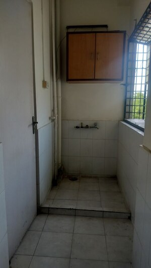 Bathroom in 3 BHK Apartment at Banjara Hills – for Rent