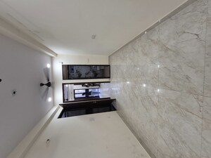 Room in 2.5 BHK Builder Floor at Mayur Vihar – for Rent