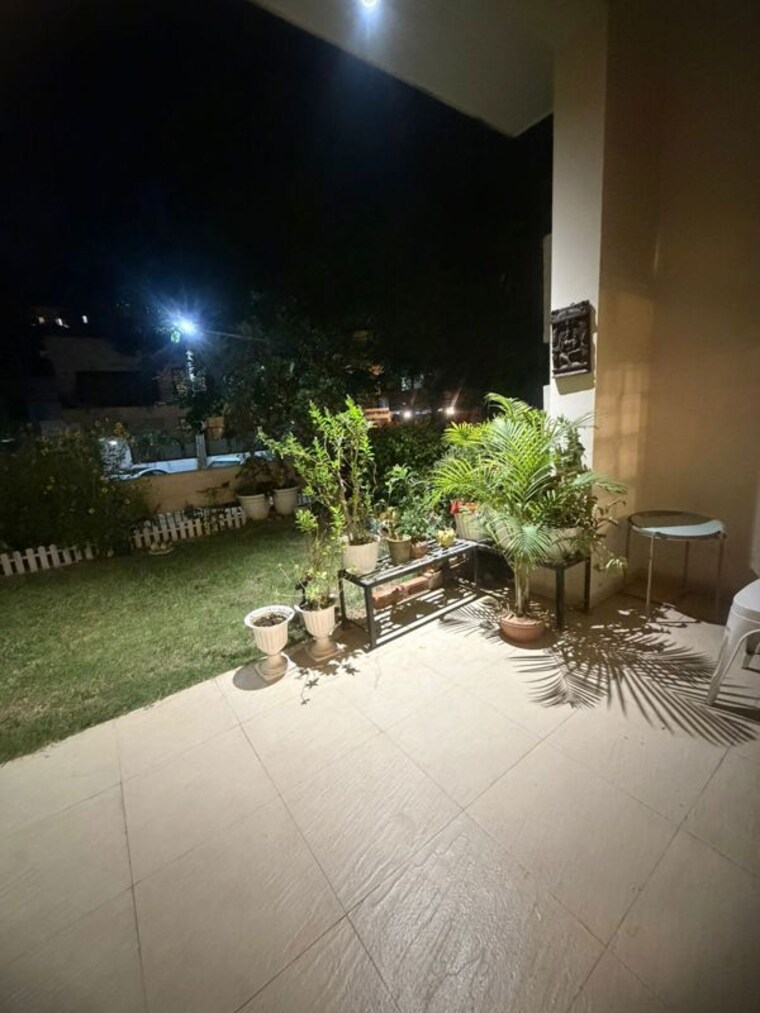 Balcony, parsvnath-gardenia 3 Bedroom 1750 Sq.Ft. Builder Floor In Sector 61 Noida 10459100