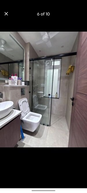 Bathroom in 2.5 BHK Builder Floor at Smart World Orchard, Sector 61 – for Rent