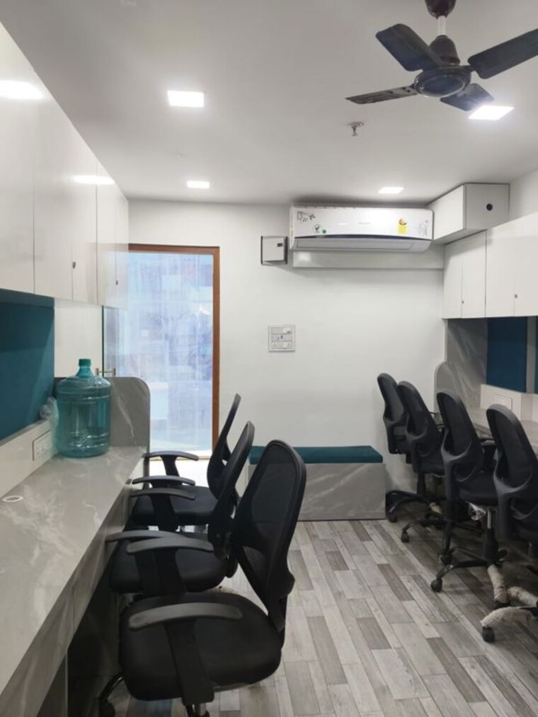 Team Area, agarwal-b2b-center Commercial Office Space 390 Sq.Ft. In Malad West Mumbai 10459130
