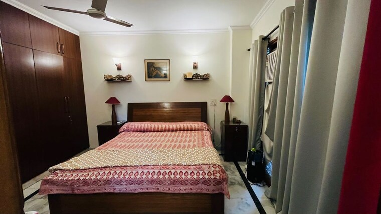 Bedroom, kalkaji 3 Bedroom 200 Sq.Yd. Builder Floor In Kalkaji Delhi 10459137