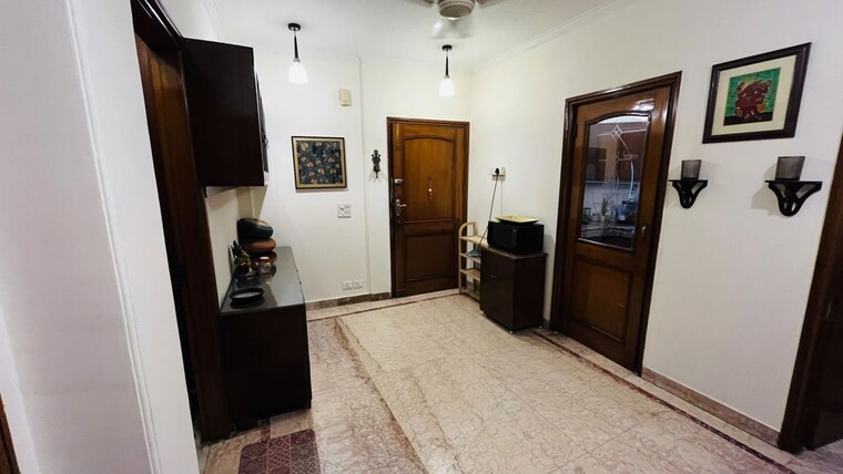 Living Room, kalkaji 3 Bedroom 200 Sq.Yd. Builder Floor In Kalkaji Delhi 10459137