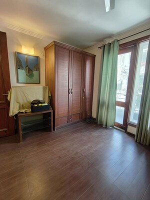 Room in 3 BHK Builder Floor at Greater Kailash Part 3 – for Sale