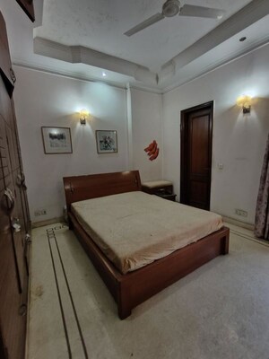 Bedroom in 3 BHK Builder Floor at Greater Kailash Part 3 – for Sale