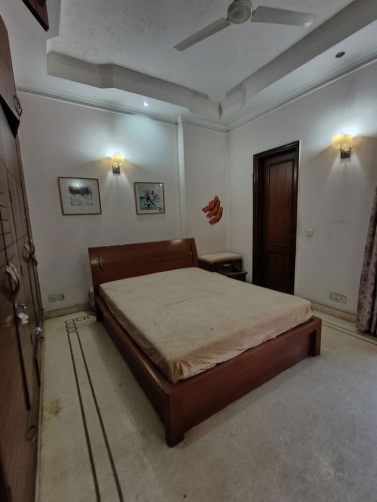 Bedroom, greater kailash part 3 3 Bedroom 1800 Sq.Ft. Builder Floor In Greater Kailash Part 3 Delhi 10459147