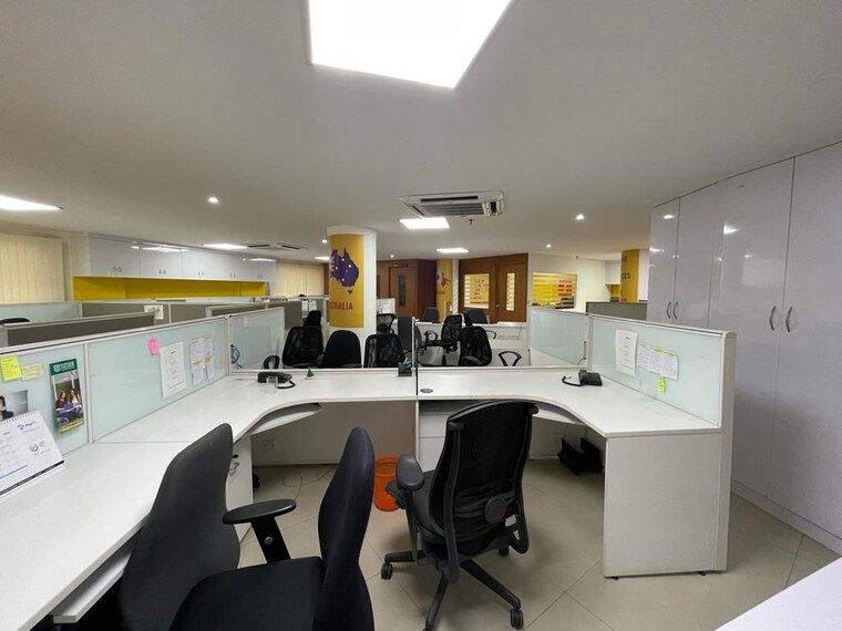 Team Area, pallimukku Commercial Office Space 2300 Sq.Ft. In Pallimukku Kochi 10459156