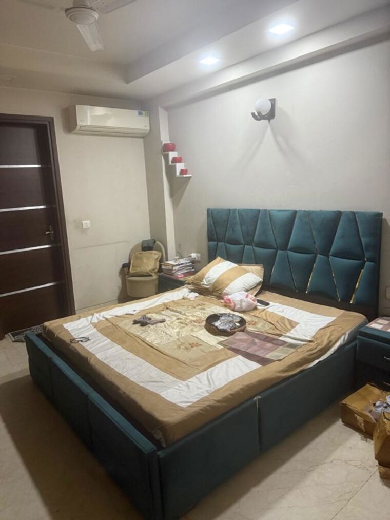 Bedroom, greater kailash i 3 Bedroom 1800 Sq.Ft. Builder Floor In Greater Kailash I Delhi 10459166