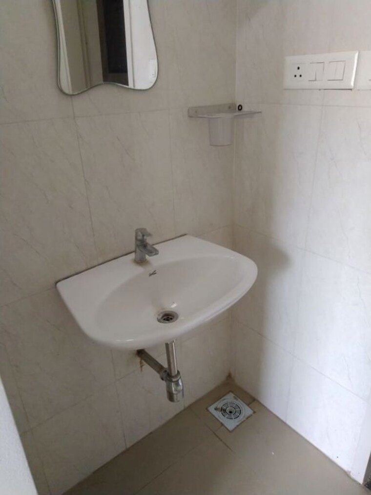 Bathroom, vascon-citron-phase-1 1 Bedroom 600 Sq.Ft. Apartment In Wagholi Pune 10459167