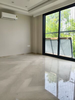 Room in 4 BHK Builder Floor at Saket – for Rent