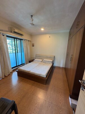 Bedroom in 3 BHK Apartment at Bandra West – for Rent