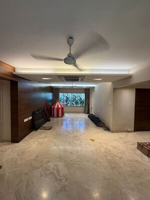Bedroom in 3 BHK Apartment at Pali Hill – for Rent