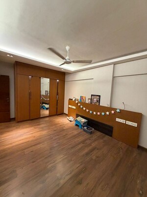 Parking in 3 BHK Apartment at Pali Hill – for Rent