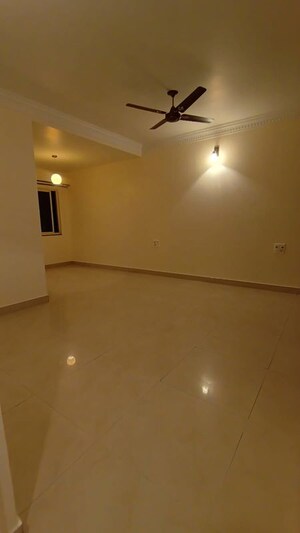 Room in 3 BHK Apartment at Express Apartments Ashok Nagar, Ashok Nagar – for Rent