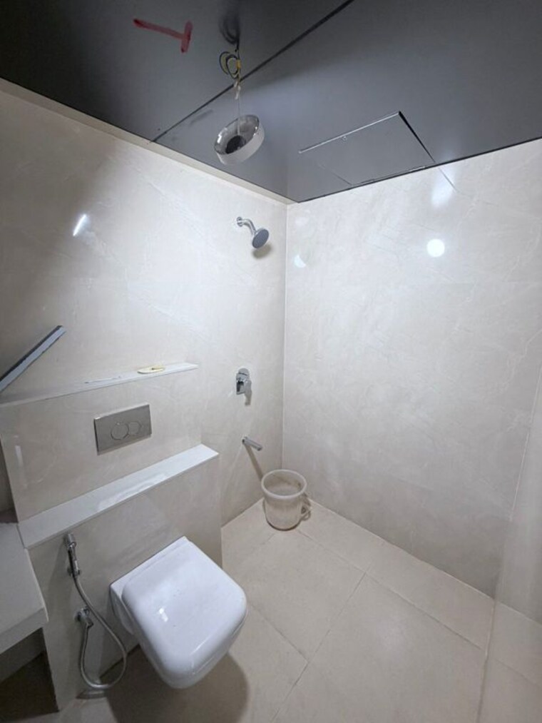 Bathroom, arkade-aura 2.5 Bedroom 900 Sq.Ft. Apartment In Santacruz West Mumbai 10459184
