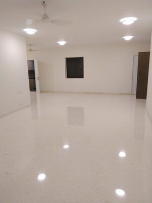 Hall in 3.5 BHK Apartment at Kalpataru Solitaire, Juhu – for Rent