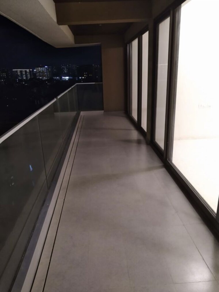 Balcony, kalpataru-solitaire 3.5 Bedroom 2200 Sq.Ft. Apartment In Juhu Mumbai 10459222