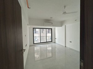 Master Bedroom in 3.5 BHK Apartment at Kalpataru Solitaire, Juhu – for Rent