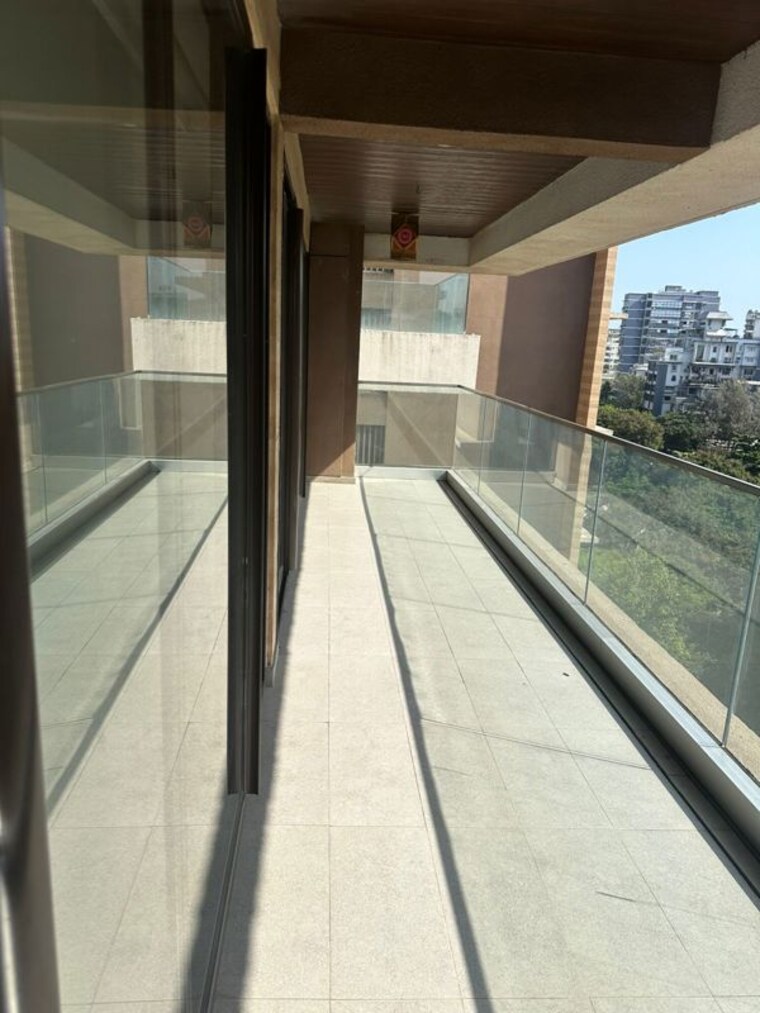 Balcony, kalpataru-solitaire 3.5 Bedroom 2200 Sq.Ft. Apartment In Juhu Mumbai 10459222