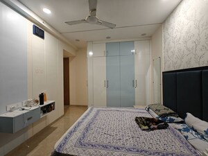 Bedroom in 3.5 BHK Apartment at Dosti Eastern Bay, Wadala – for Rent