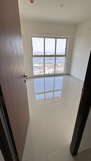 2 BHK Apartment For Rent in Lodha Amara, Kolshet Road
