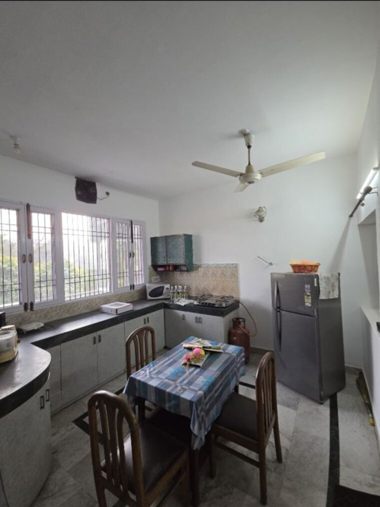 Team Area, sector 16 3 Bedroom 150 Sq.Ft. Builder Floor In Sector 16 Chandigarh 10459254
