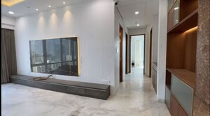 Room in 4 BHK Apartment at Indiabulls Blu, Worli – for Rent
