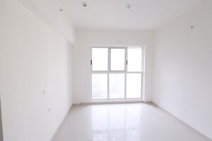 Room in 2 BHK Apartment at Lodha Amara Tower 24 And 25, Kolshet Road – for Sale
