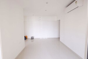 Room in 2 BHK Apartment at Lodha Amara Tower 24 And 25, Kolshet Road – for Sale