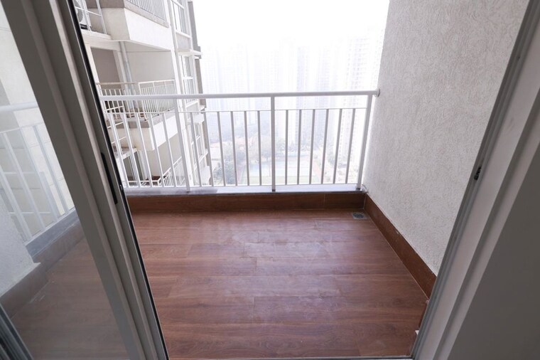Balcony, lodha-amara-tower-24-and-25 2 Bedroom 722 Sq.Ft. Apartment In Kolshet Road Thane 10459280