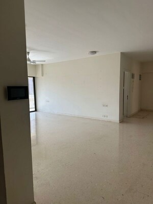 Hall in 3.5 BHK Apartment at Kalpataru Solitaire, Juhu – for Rent