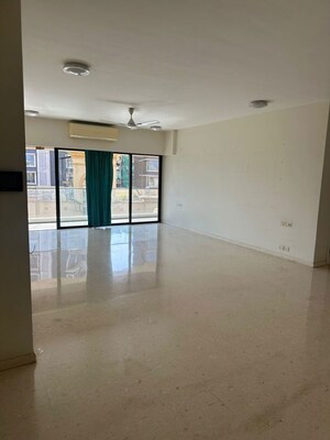Hall in 3.5 BHK Apartment at Kalpataru Solitaire, Juhu – for Rent